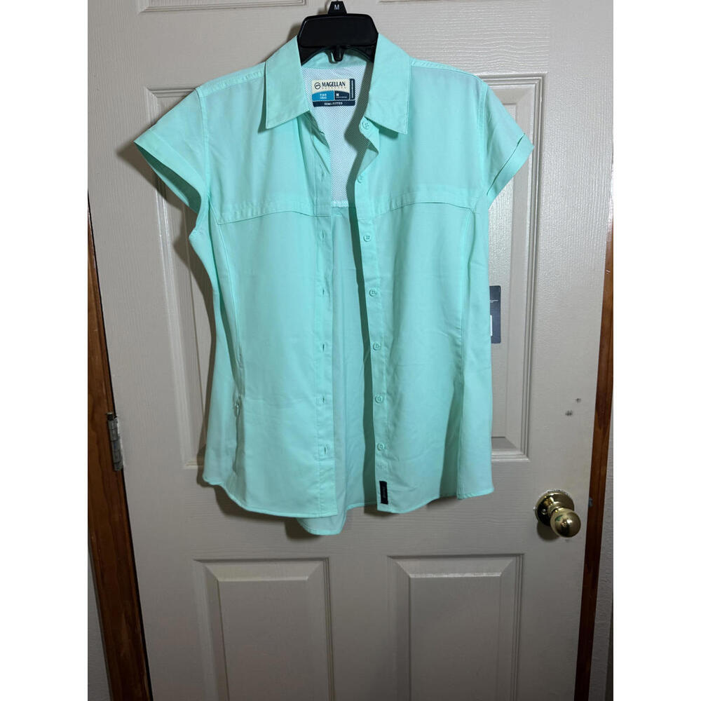 Magellan Outdoors Women's Semi-Fitted Fishing Shirt - Medium